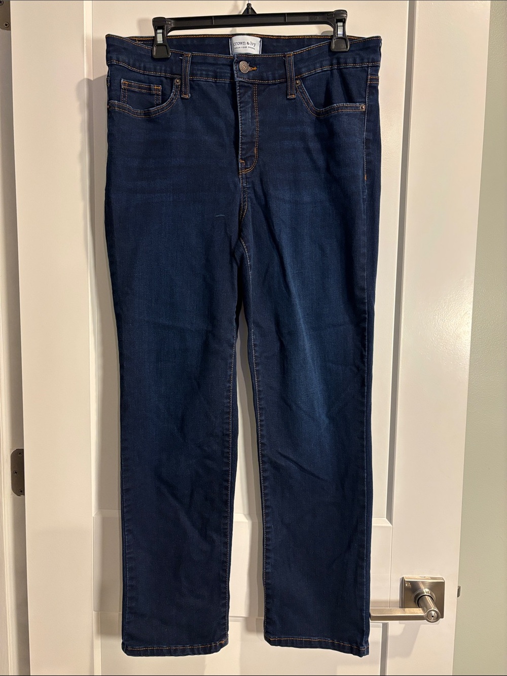 Crown & Ivy Women’s Straight Jeans 14